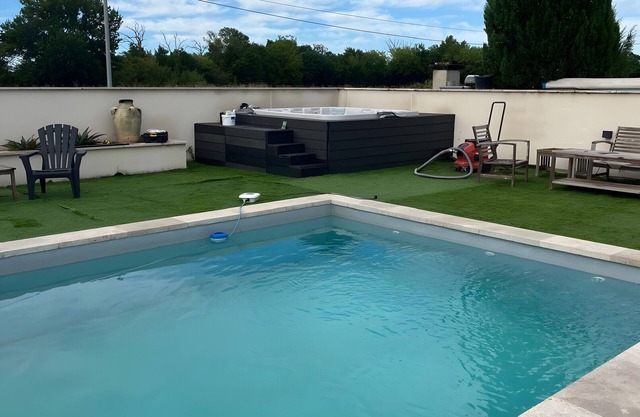 Villa "Pool Jacuzzi" with private pool, Wi-Fi and air conditioning