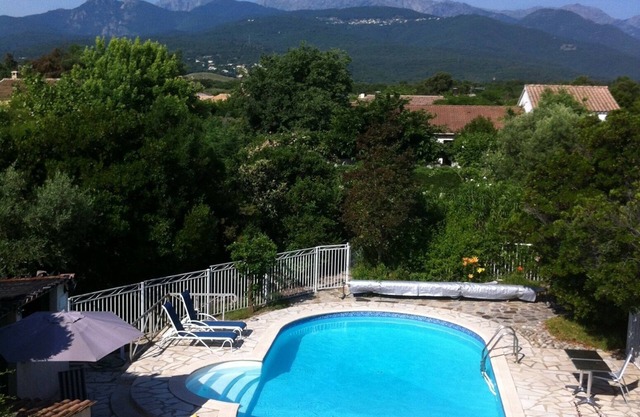 Villa pool near sea mountain in Travo, 6 km Solenzara, 40 Porto-Vecchio