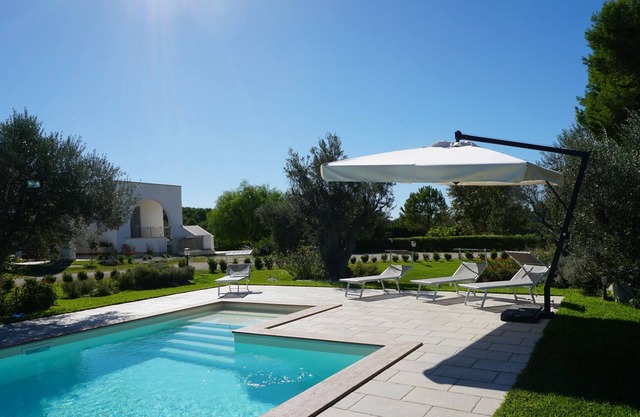 Villa pool, volleyball, football, table tennis m660