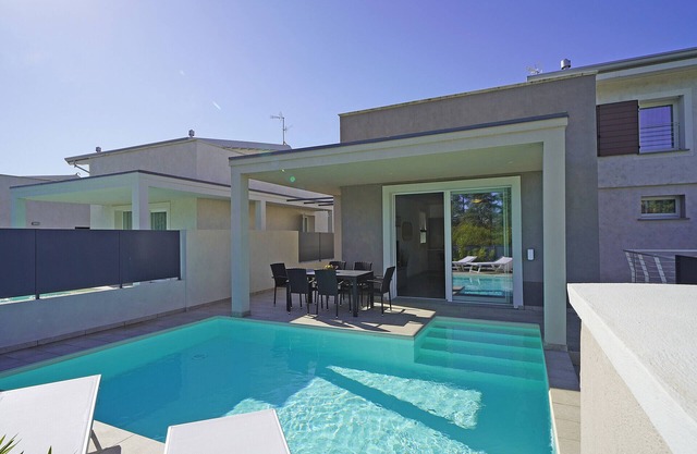 Villa Prestige 21 with pool