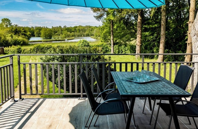Villa Proche Briare, au Bord du Canal, en Pleine Nature