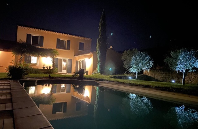 Villa Provençale Avec Piscine Face au Luberon