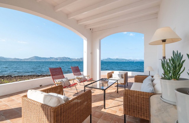 Villa 'Punta Marina' with sea views, private terrace and Wi-Fi
