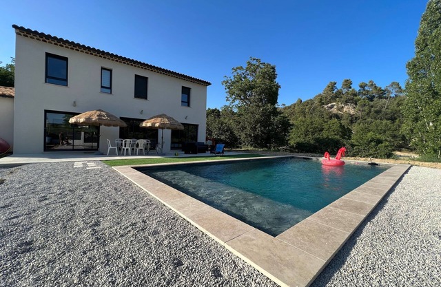 Villa Récente 6/8 Pers Avec Piscine Dans un Village Atypique du Luberon