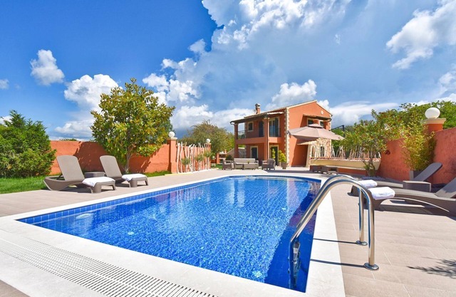 Villa Rahu - Four Bedroom Villa, Sleeps 8