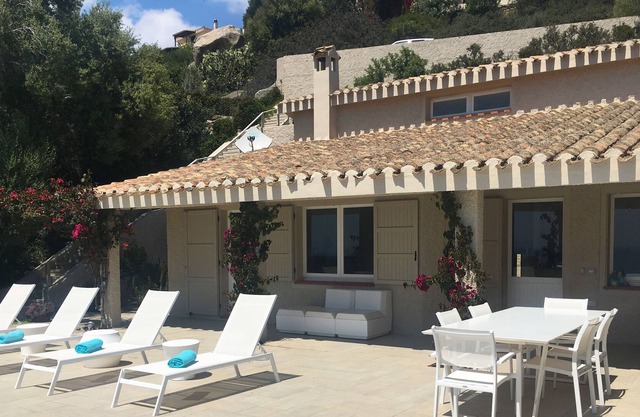 VILLA REFURBISHED WITH POOL AND PANORAMIC SEA VIEW