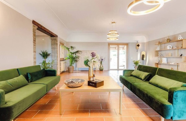 Villa Rimini Summary: