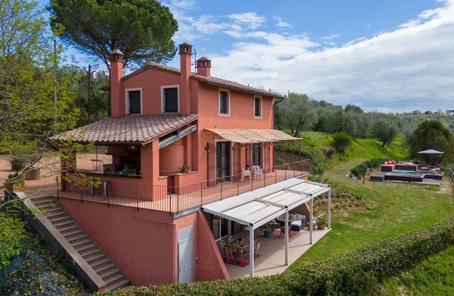 Villa Riparossa in den Hügeln der Toskana