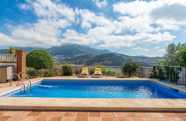 Villa Rosana Viñuela by Ruralidays