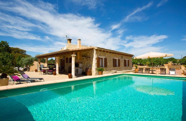 Villa 'Rota' with Private Pool, Private Terrace and Wi-Fi