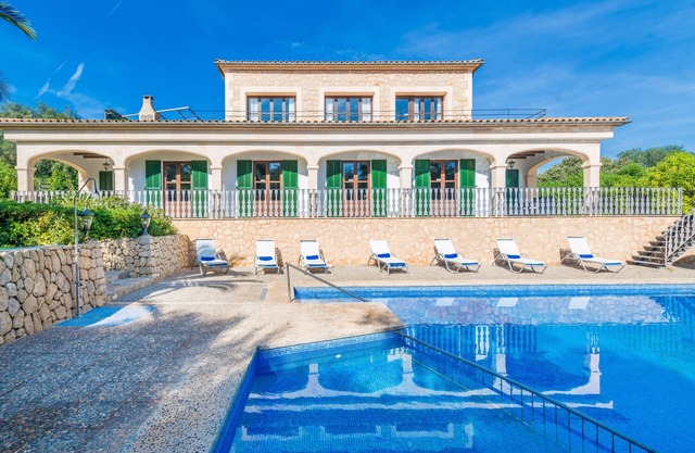 Villa rural SA PLETA for 12 people just 15 minutes from the beach.