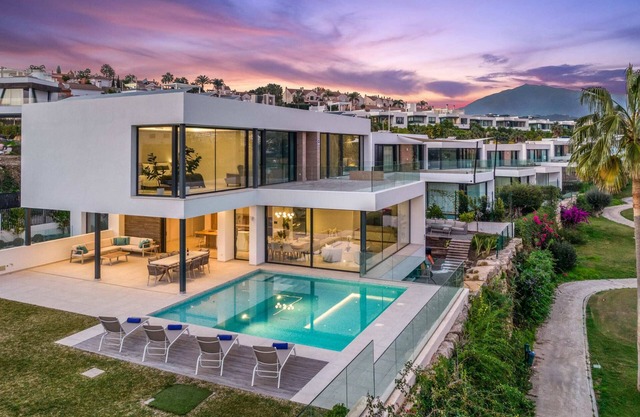 Villa Sandie | Front Golf Sauna Jacuzzi Family Only