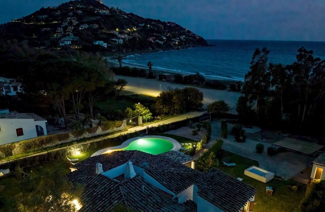 Villa Sandra 11+1, Emma Villas