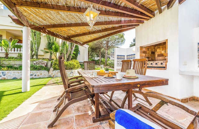 Villa Santana 140 - Four Bedroom Villa, Sleeps 8