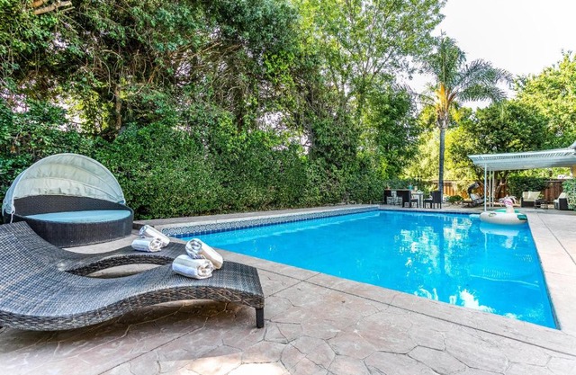 Villa Sausalito - Newly Designed 4BR HOUSE & POOL by Topanga