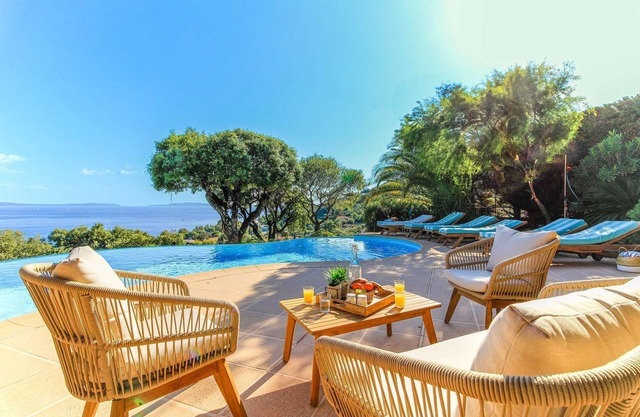 Villa sea view et pool Aiguebelle By SELECTsoHOME