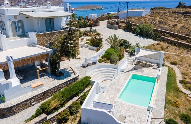 Villa 'Simone Tinos Island' with Sea View, Wi-Fi and Air Conditioning