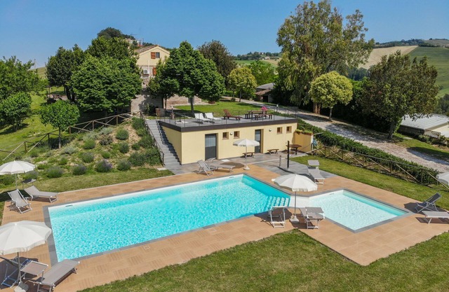 Villa Soffio with pool in the hills of Fermo, only 20 minutes from the Adriatic coast.
