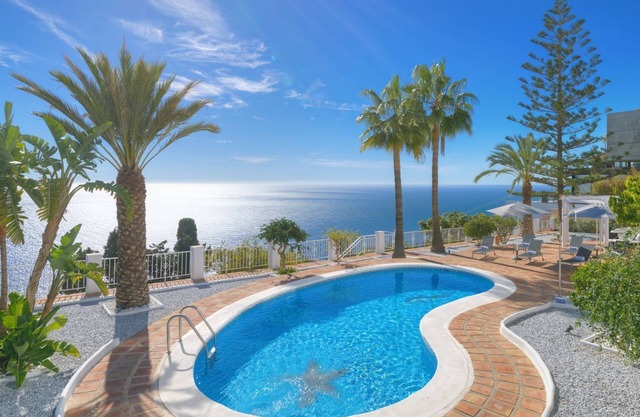 Villa Sofia - Four Bedroom Villa, Sleeps 10