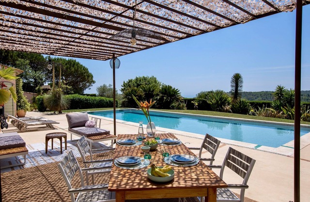 Villa Strelitzia Vence + Huge Pool 14 meters & Walk to Village