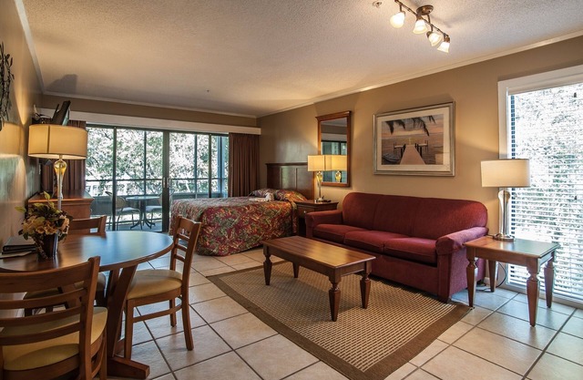 Villa Studio in a 57 Acre Gated Resort + Official On-Site Rental Privileges
