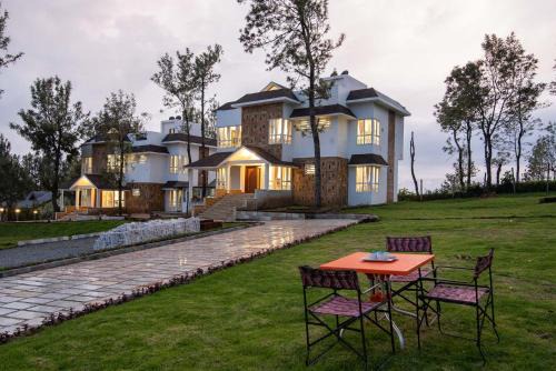 Villa Sullivan by VEO - Part of StayVista