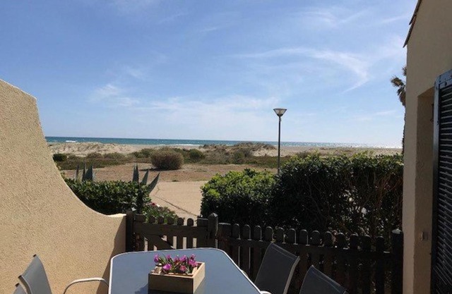 Villa T2, 4 pers, face à la mer, terrasse, parking privé, à 400m des commerces, plage devant! - FR-1-81-462