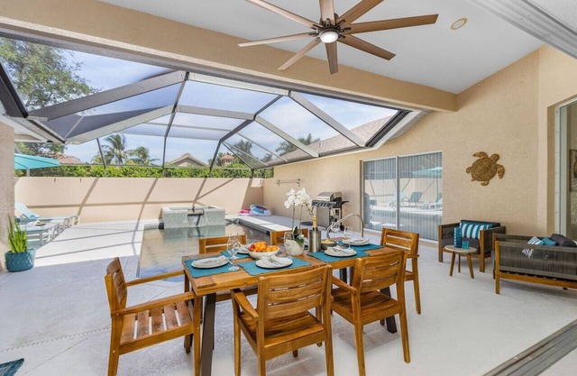 Villa Terra Paradiso * luxury pool home with spa in Briarwood