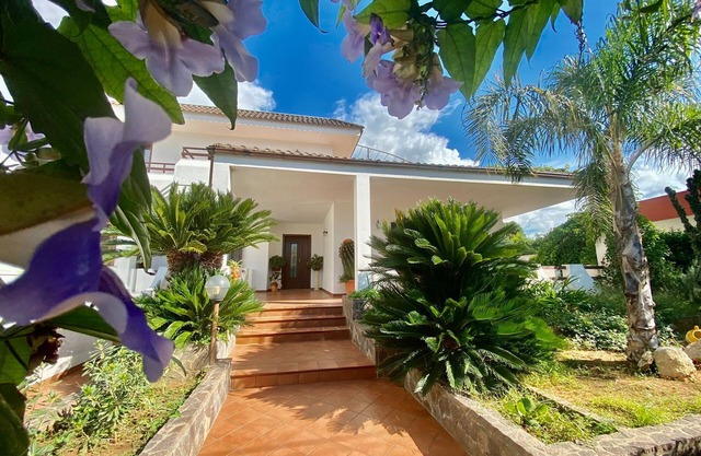 Villa "The Rosa's Luxury House" with Garden and Wi-Fi
