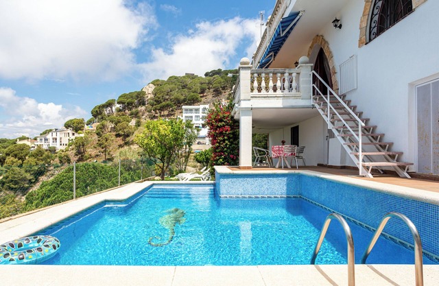 Villa 'Tresa' with Sea View, Private Pool and Wi-Fi