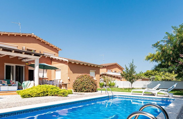 Villa Tulipes with private pool: the oasis of comfort and nature.