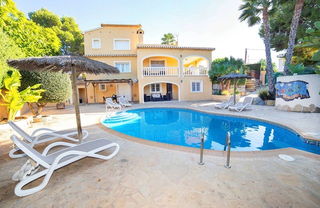 Villa 'Verano' with Private Pool, Wi-Fi and Air Conditioning