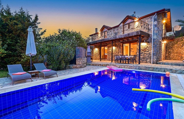 Villa Vitello - With Private Pool in Nature