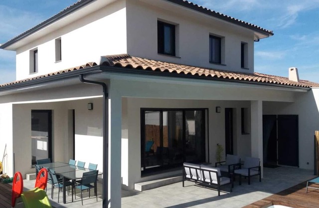 Villa with swimming pool in Petite Camargue