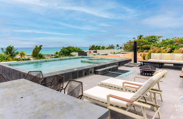 Villa w/Private Oceanview Roof Pool Steps to Beach
