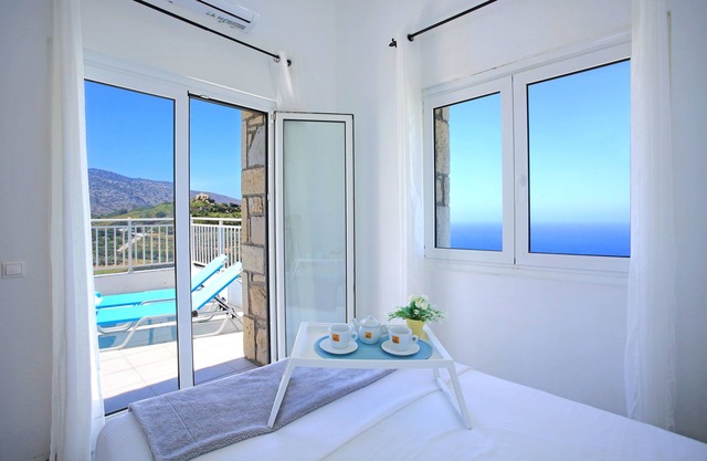 Villa With 180 degree Sea View - Sleeps 2-6