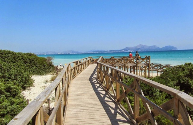 Villa with detached house, air conditioning, wifi, garden, private swimming pool