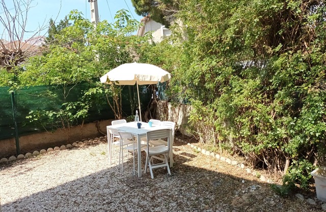 Villa with garden in the heart of the village and the beaches