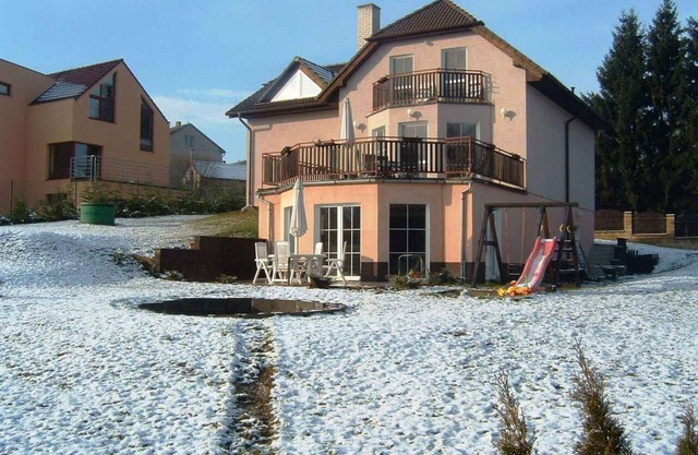 Villa with indoor pool, sauna and games room