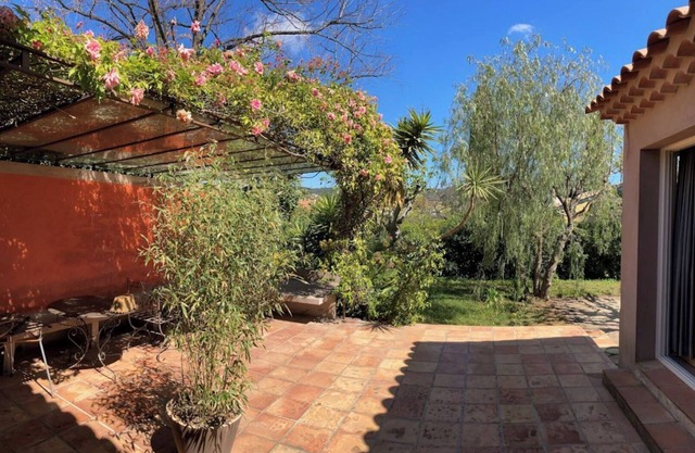 Villa, with no vis-à-vis, at walking distance to the sea, restaurants and shops