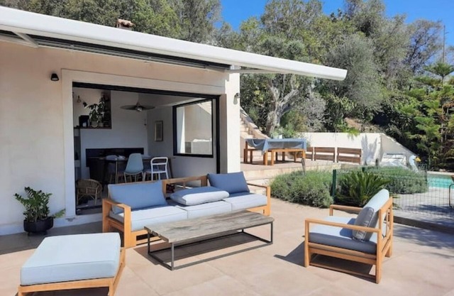Villa with pool 10 min sea/city ideal for family
