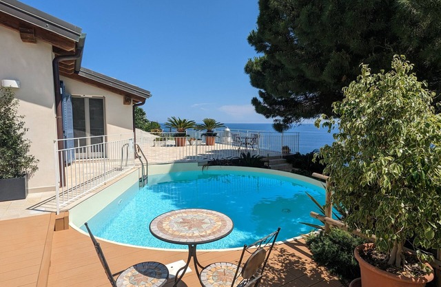 Villa with Pool and Jacuzzi on Sea View Terrace