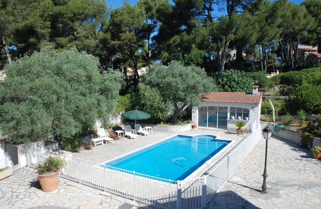 Villa with Pool in Portissol/La Cride quiet area