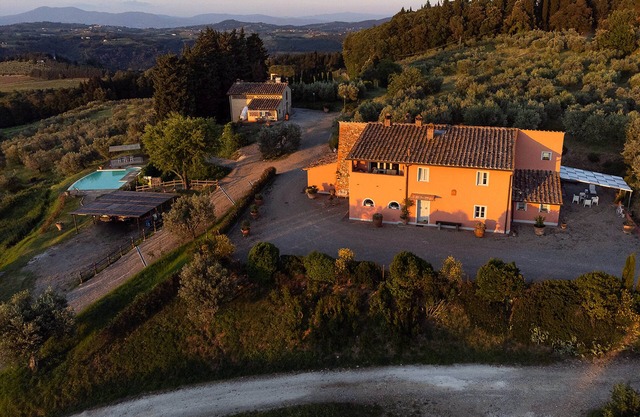 Villa with private garden and pool just a few km from Florence