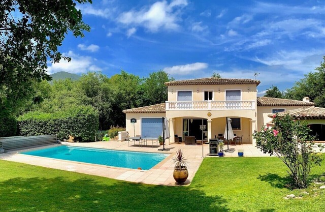Villa with private pool and garden/French Riviera