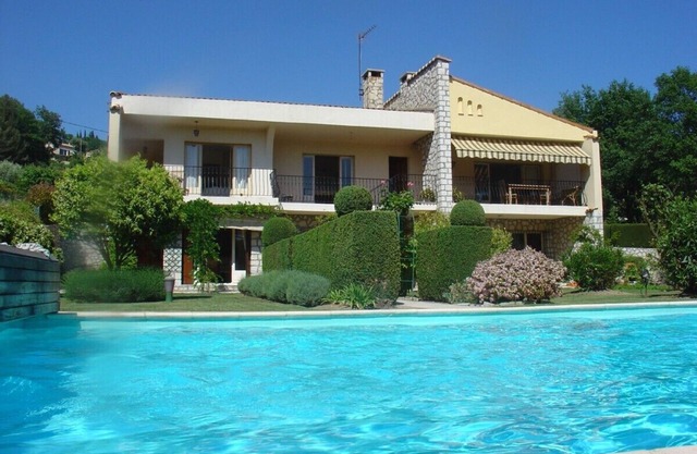 Villa with private pool, situated in historic Vence - Cote D'Azur