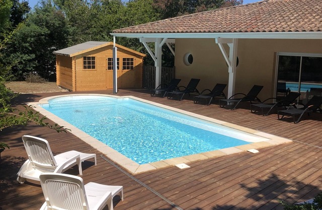 Villa with swimming pool access Golf and Lake on foot Near ocean