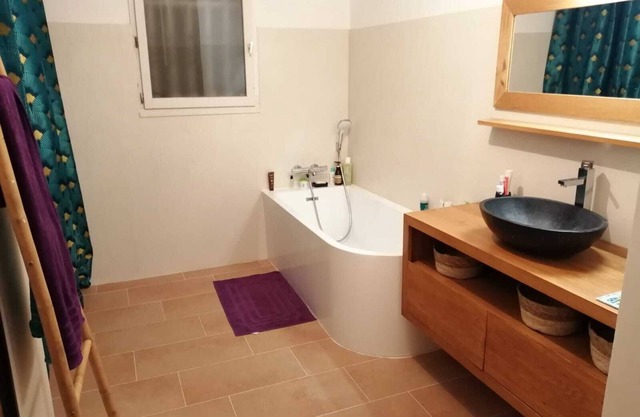 Villa with swimming pool and large garden 9 minutes from the beaches in Frontignan