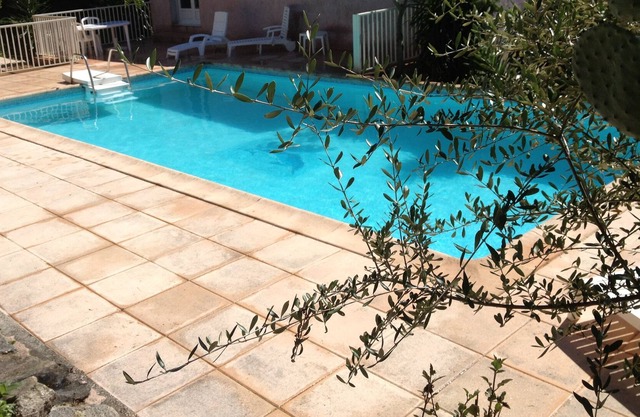 Villa with swimming pool in peace and surrounded by nature