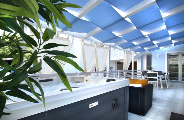 Villetta with private jacuzzi